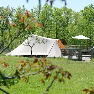Ingerichte Tenten Domaine Les Gonies Mauroux (Lot)